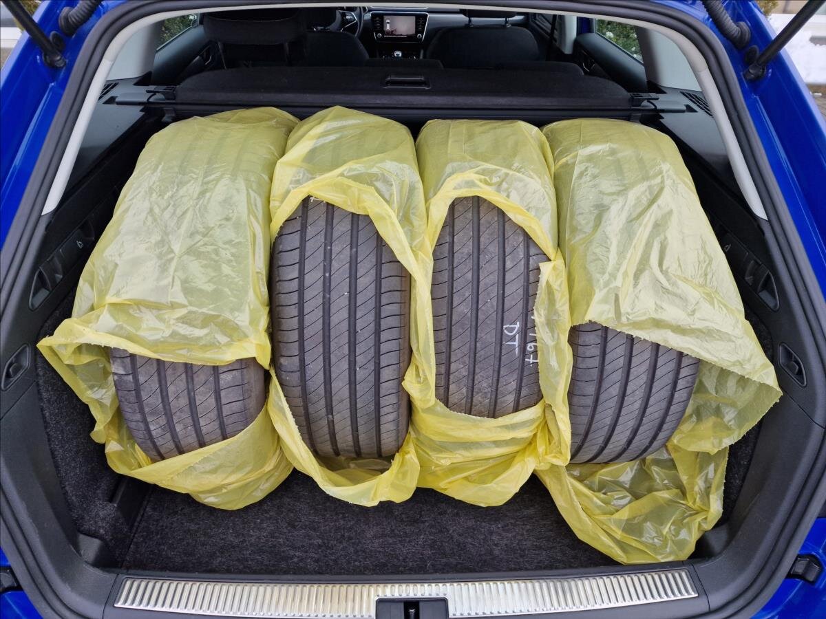 Škoda Superb Kombi 1,5 l 110 kw