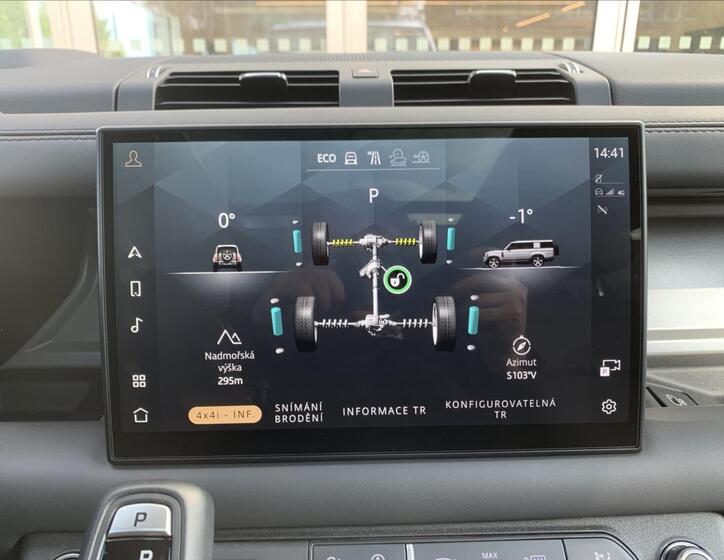 Land Rover Defender 62