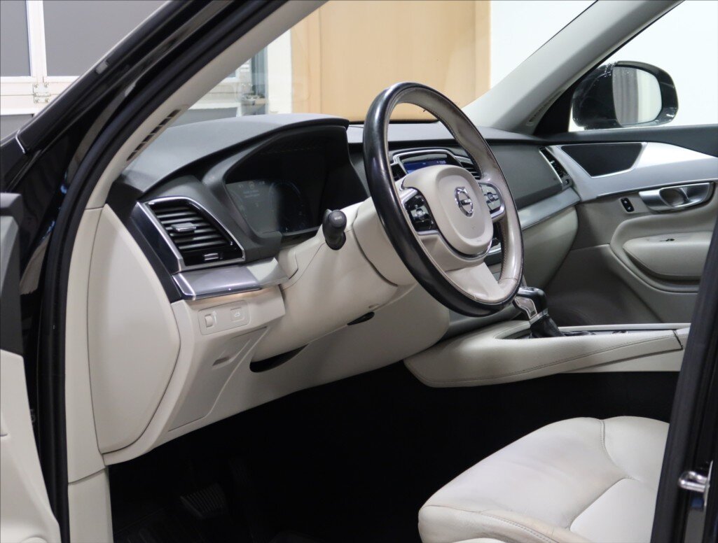 Volvo XC90 SUV 2,0 l 173 kw