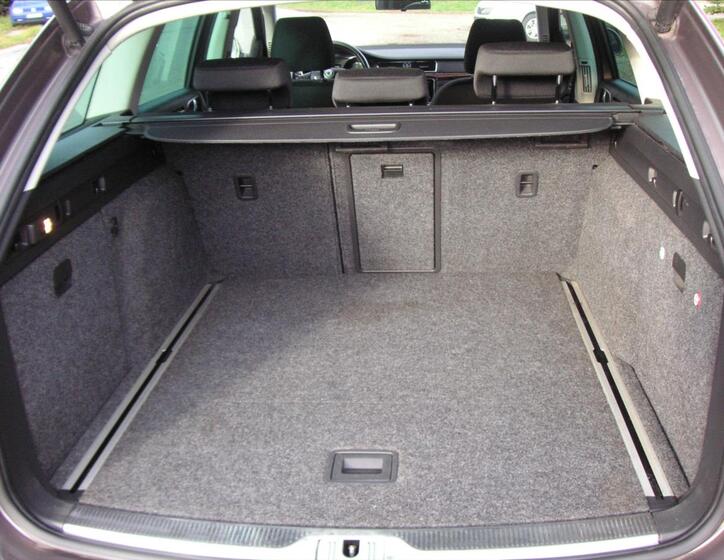 Škoda Superb Kombi 2,0 l 103 kw