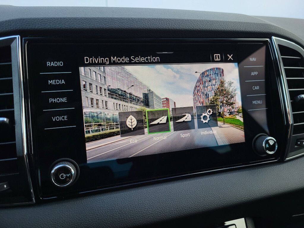 Škoda Karoq SUV / Terénní 1,5 l 110 kw