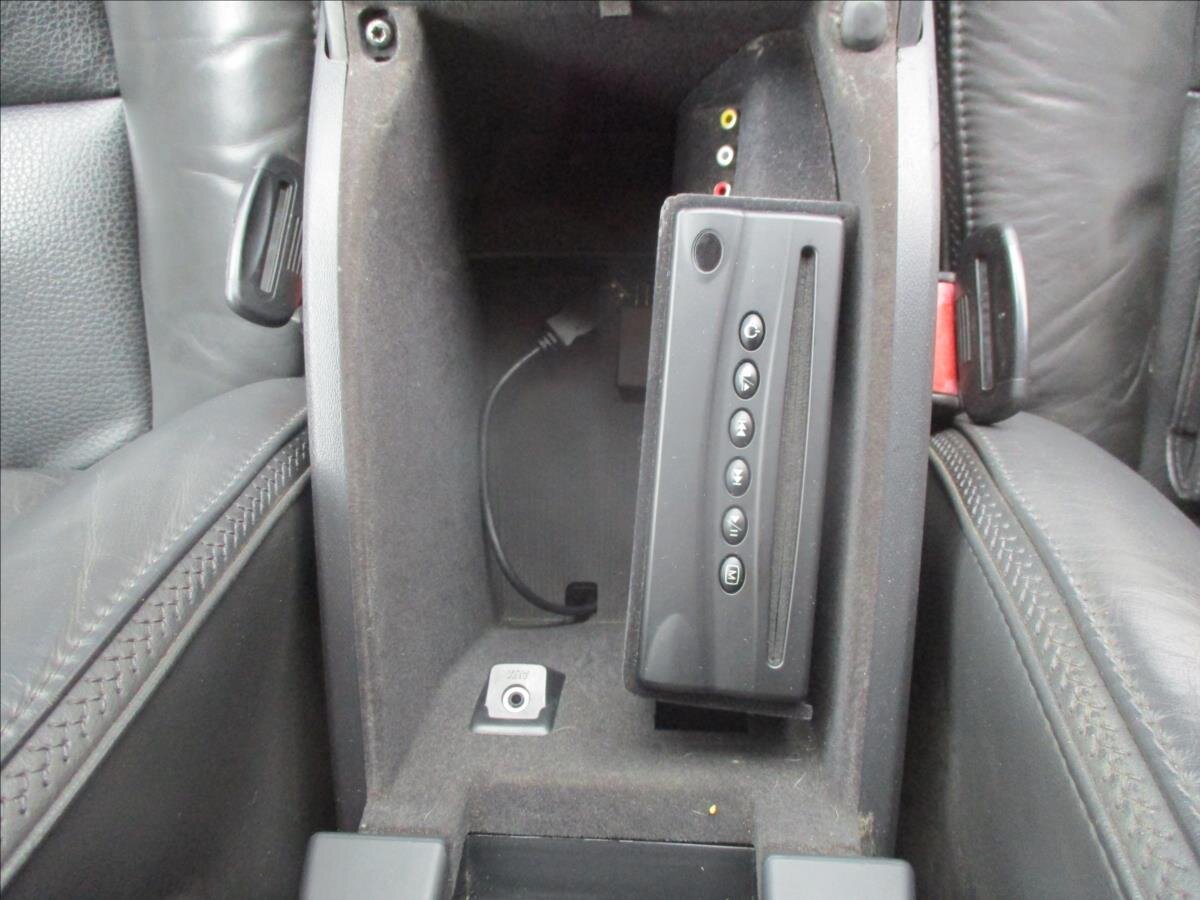 Volvo XC70 Kombi 2,4 l 151 kw