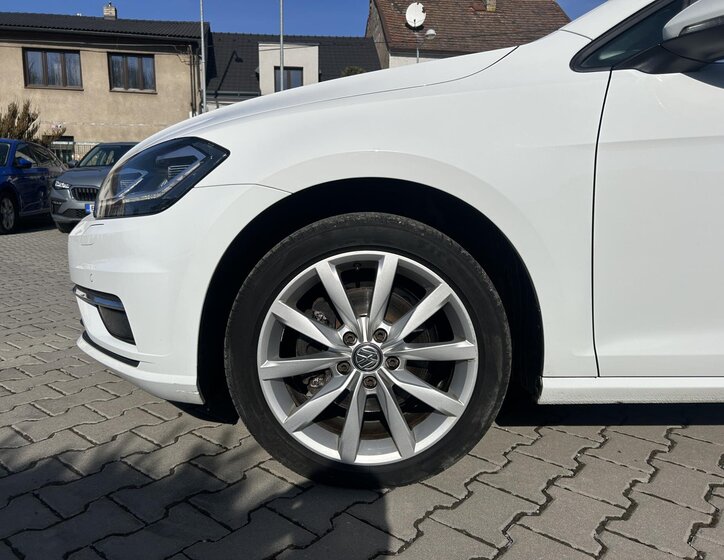 Volkswagen Golf Kombi 2,0 l 110 kw