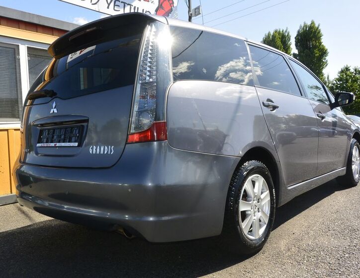 Mitsubishi Grandis 38