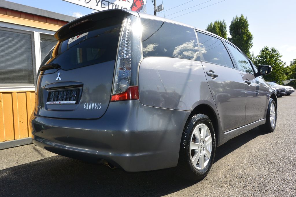 Mitsubishi Grandis