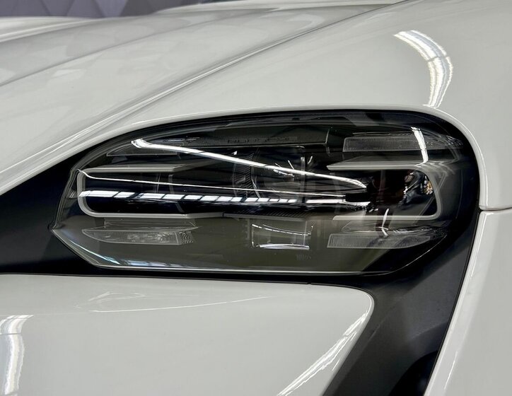 Porsche Taycan Sedan / Limuzína 0,0 320 kw