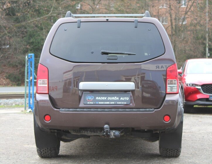 Nissan Pathfinder 6