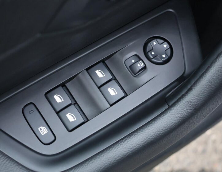 Peugeot 508 Liftback 1,6 l 133 kw