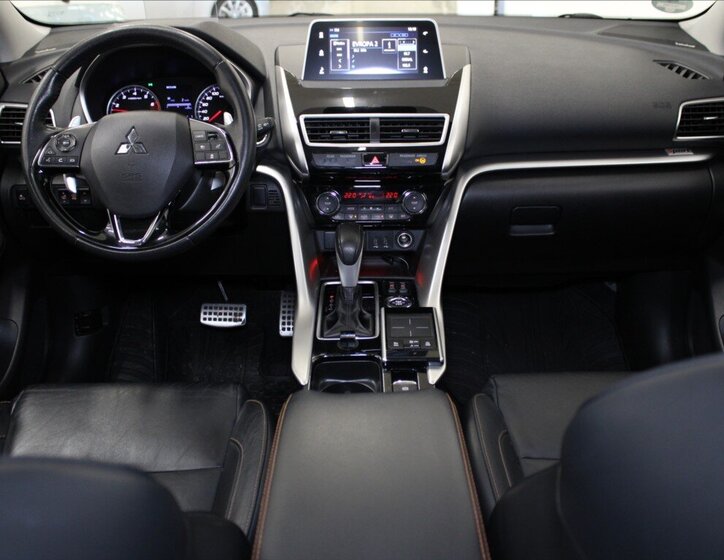 Mitsubishi Eclipse Cross 8