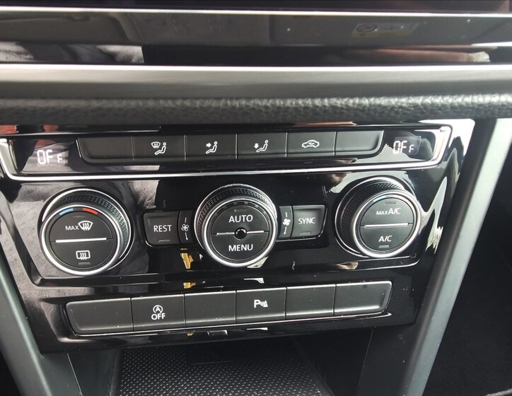 Volkswagen Touran Kombi 2,0 l 110 kw