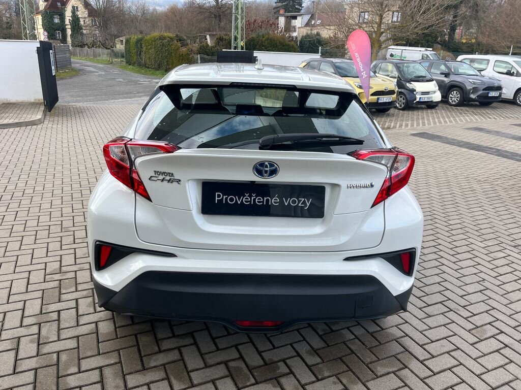Toyota C-HR SUV / Terénní 1,8 l 72 kw