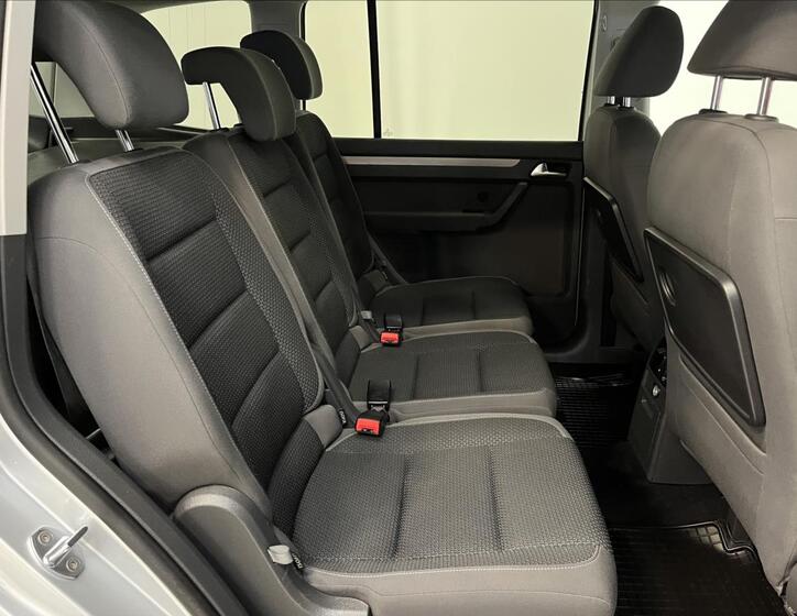 Volkswagen Touran 19