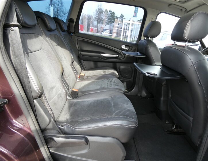 Ford S-MAX MPV 2,0 l 107 kw
