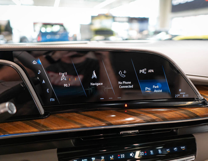 Cadillac Escalade 32