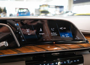 Cadillac Escalade 32