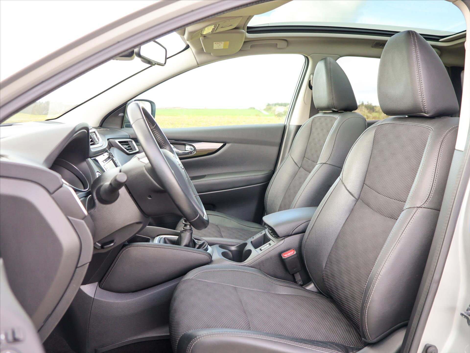 Nissan Qashqai SUV / Terénní 1,2 l 85 kw