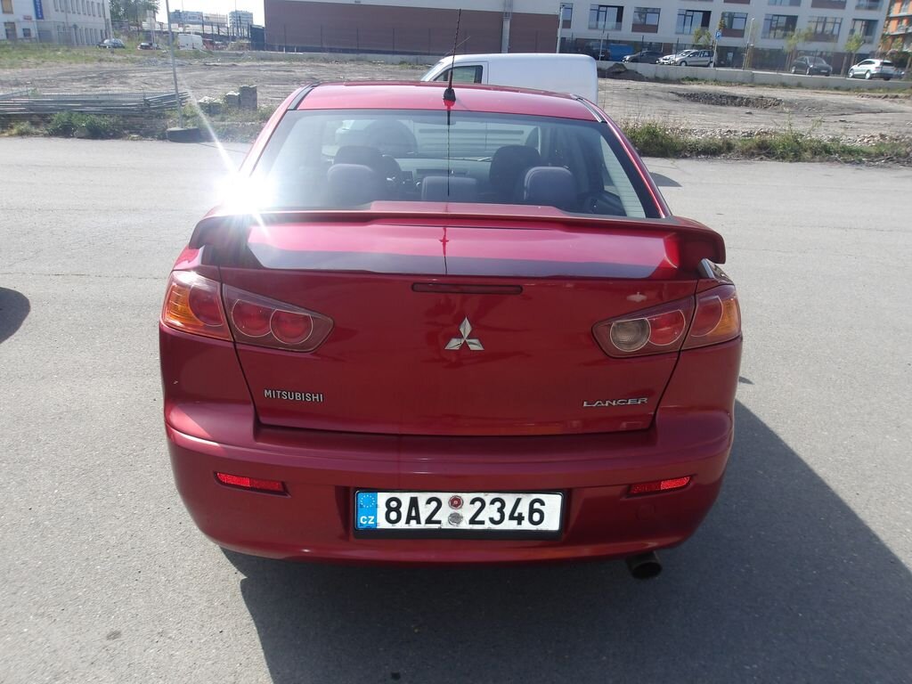 Mitsubishi Lancer Sedan / Limuzína 2,0 l 103 kw