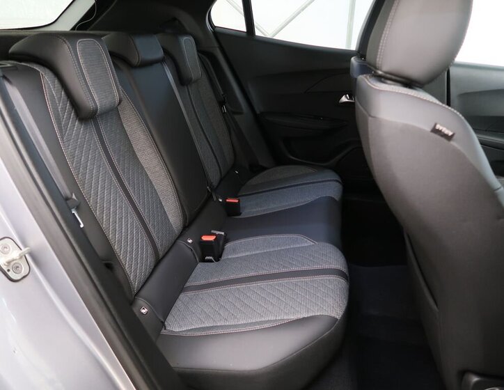 Peugeot 2008 SUV / Terénní 1,2 l 74 kw