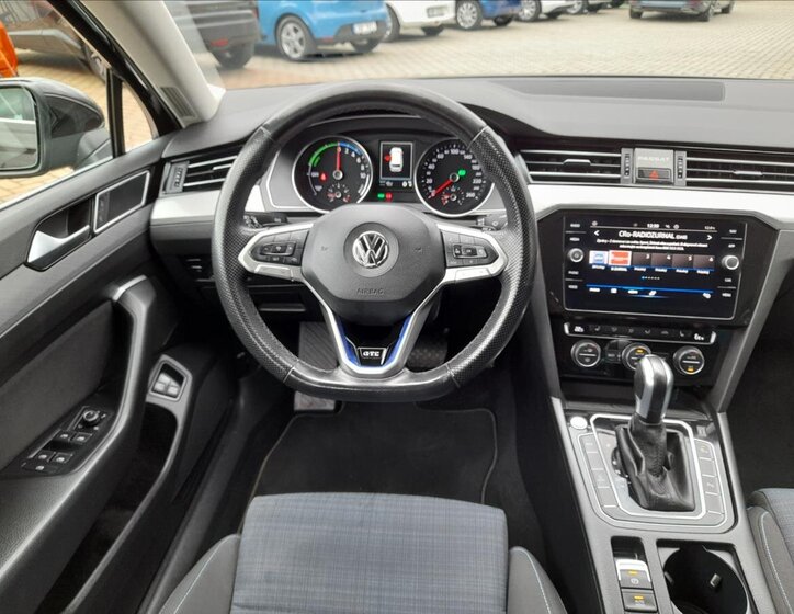 Volkswagen Passat Kombi 1,4 l 115 kw