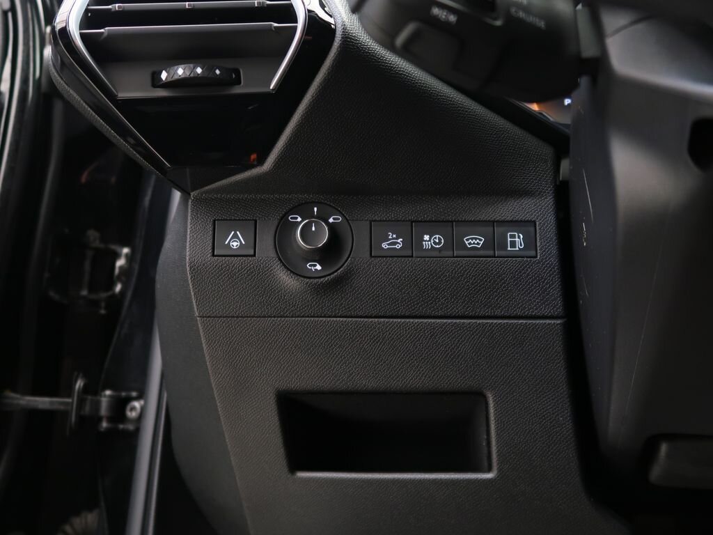 DS Automobiles DS7 Crossback SUV / Terénní 1,6 l 147 kw