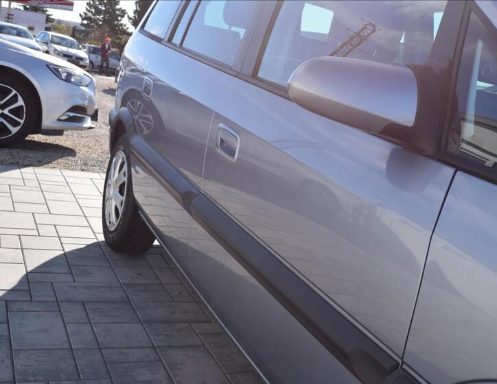 Opel Zafira 9
