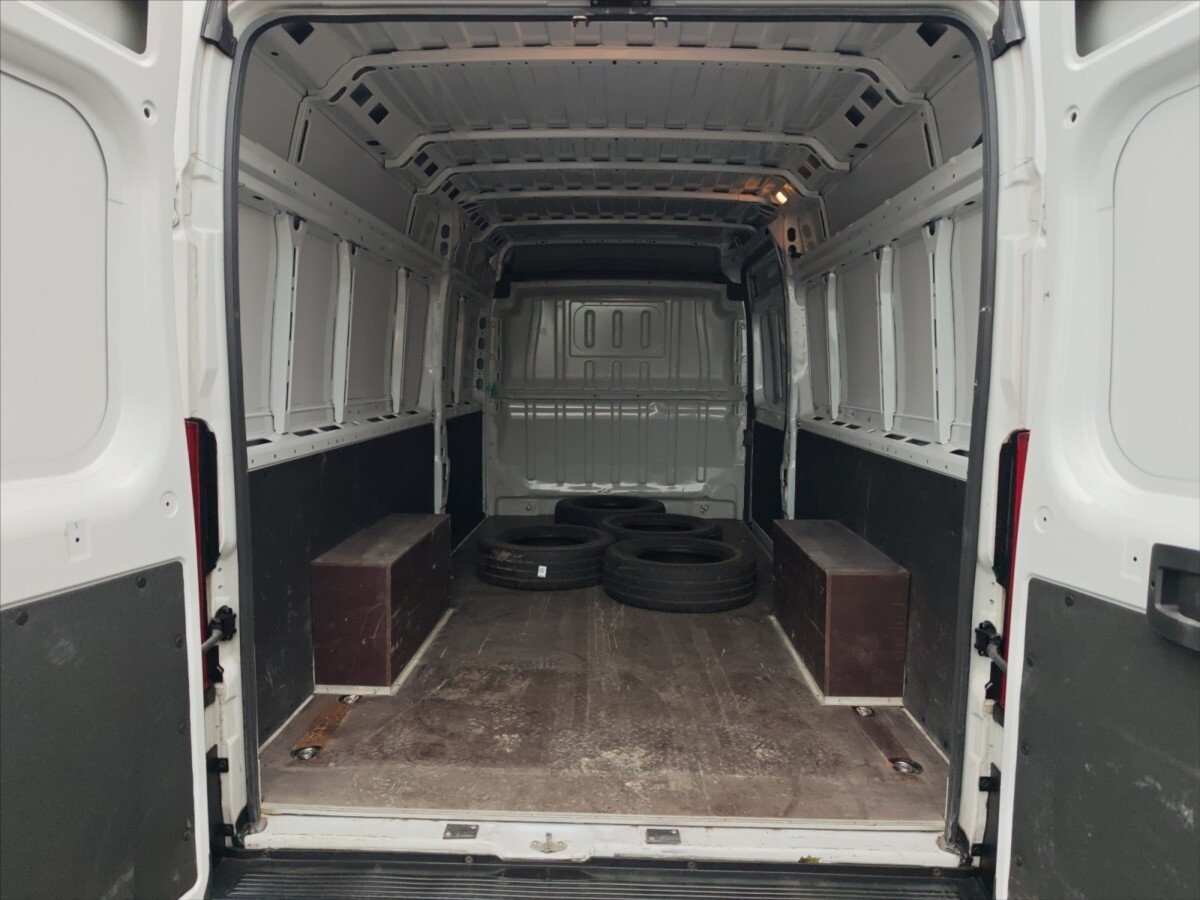 Opel Movano Skříň 2,2 l 121 kw