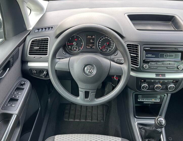 Volkswagen Sharan MPV 2,0 l 103 kw