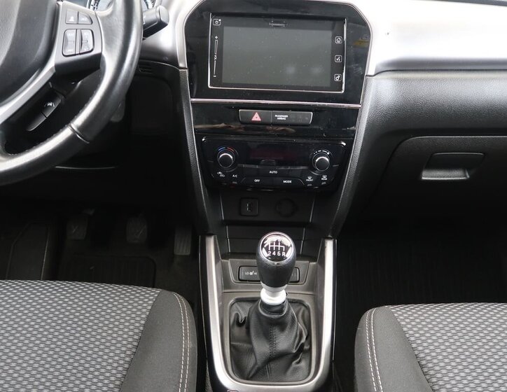 Suzuki Vitara SUV / Terénní 1,4 l 95 kw