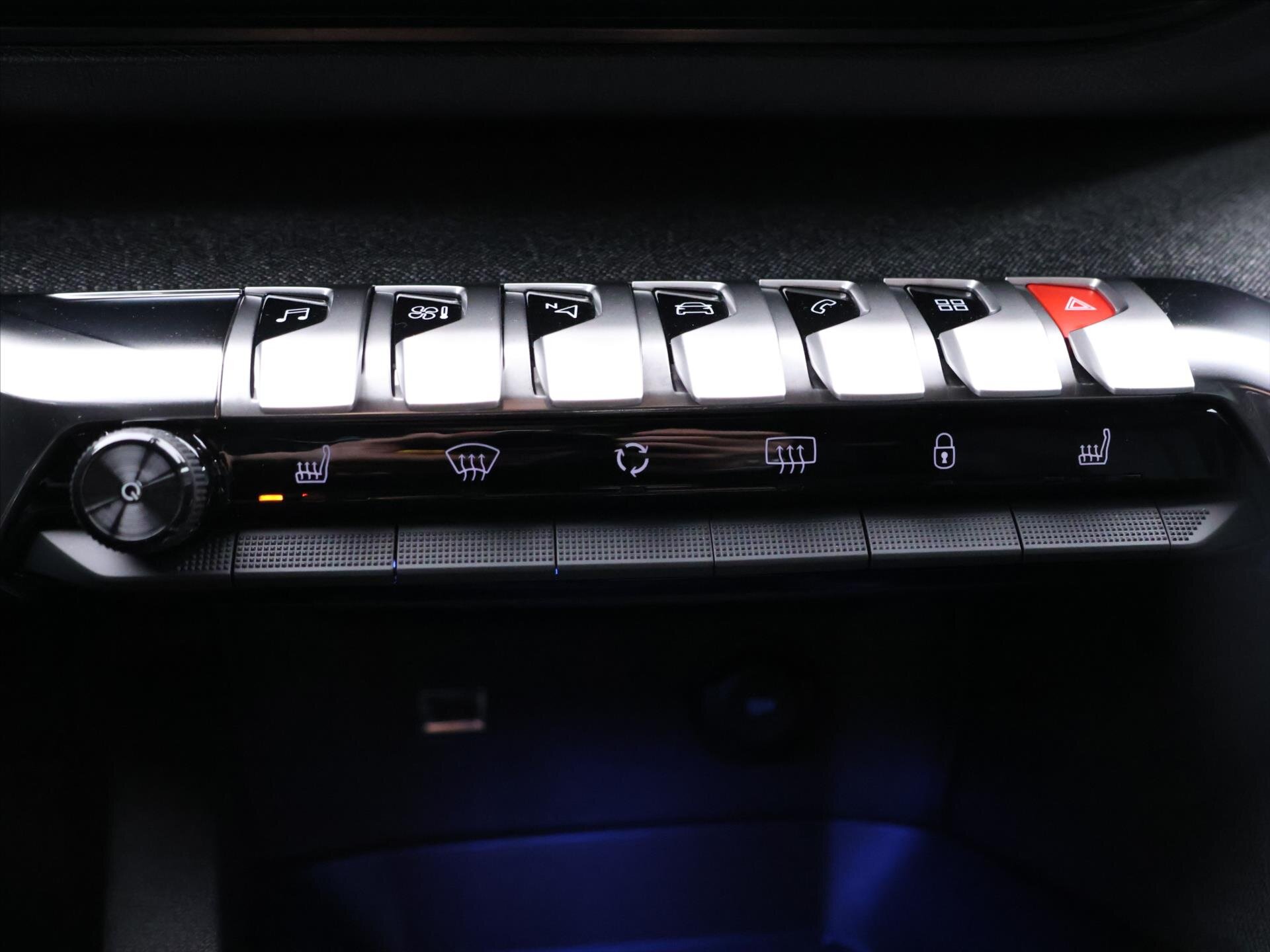 Peugeot 5008 SUV 1,2 l 96 kw