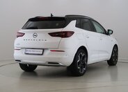 Opel Grandland SUV / Terénní 1,6 l 147 kw