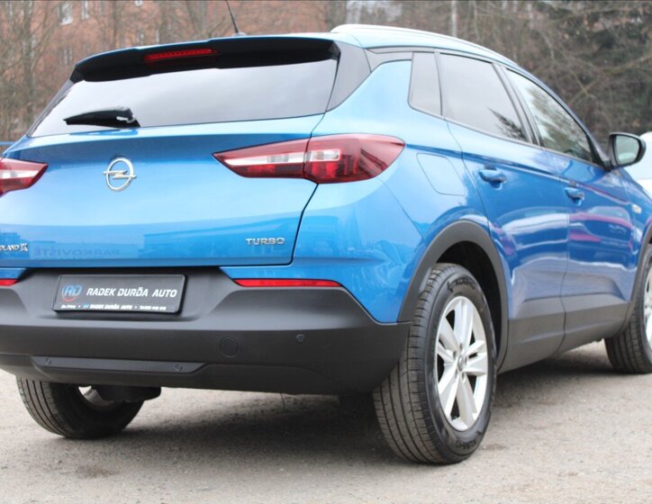 Opel Grandland X SUV 1,2 l 96 kw