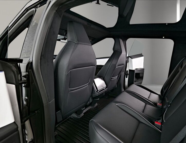 Tesla Ostatní SUV 0,0 450 kw