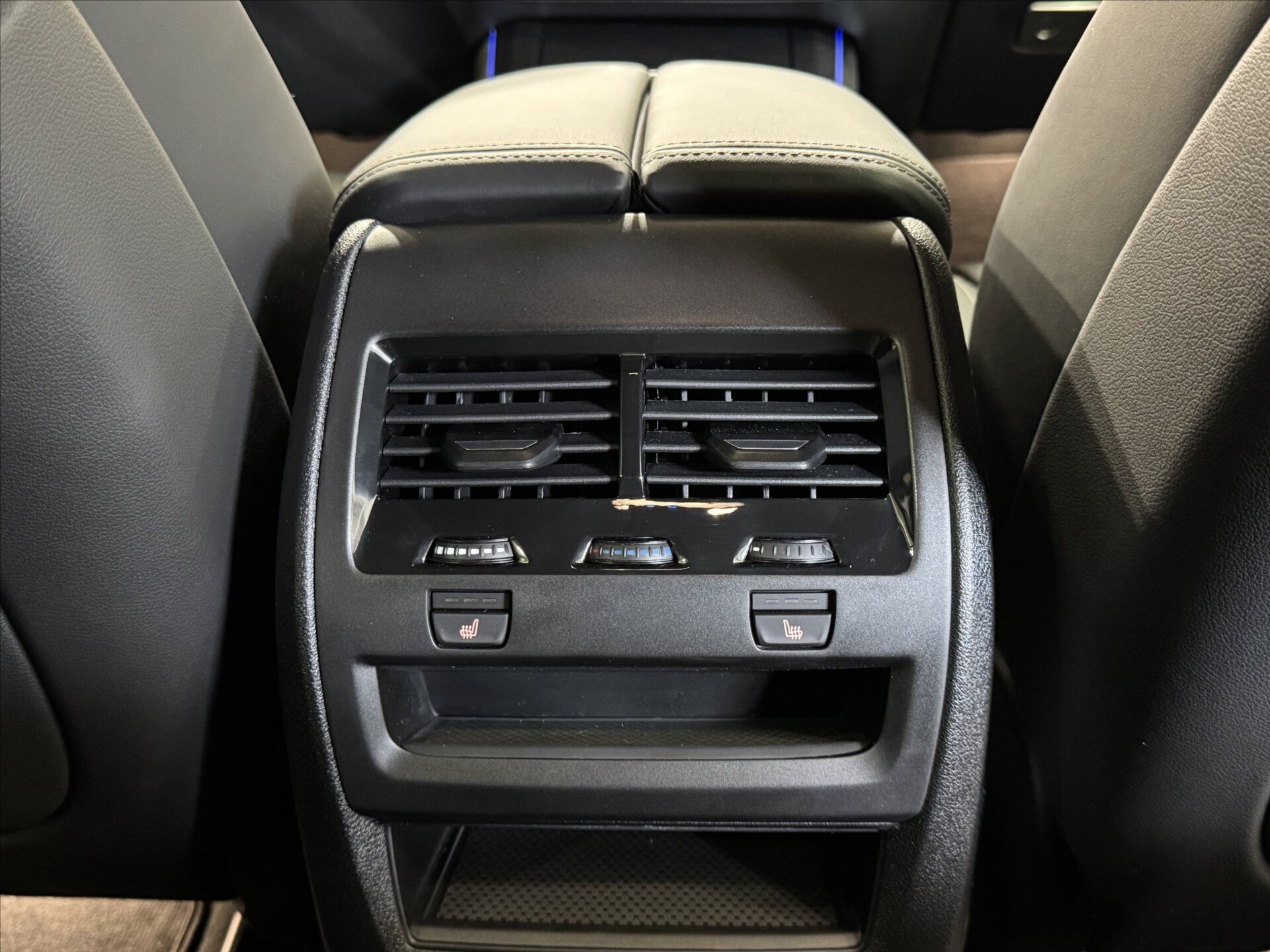 BMW X5 SUV / Terénní 3,0 l 250 kw