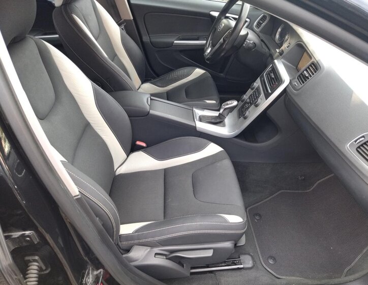 Volvo V60 Kombi 2,0 l 120 kw