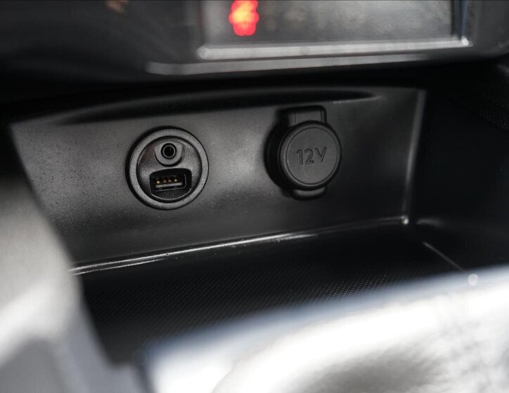 DS Automobiles DS4 Hatchback 1,6 l 88 kw