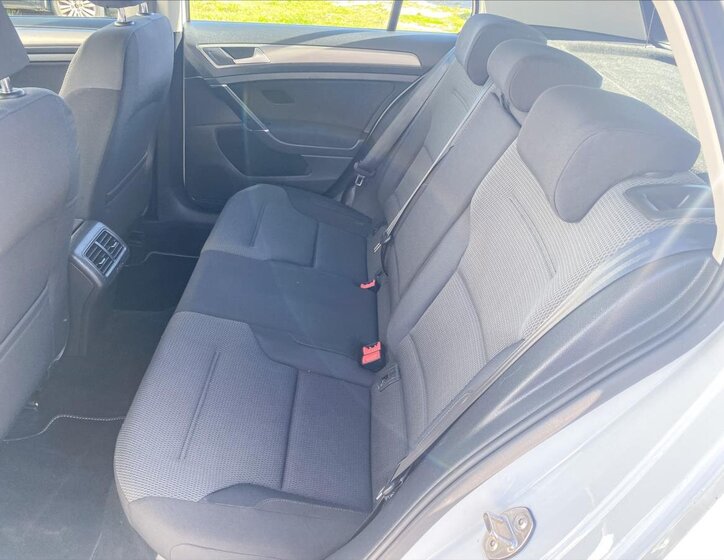 Volkswagen Golf Hatchback 1,4 l 81 kw