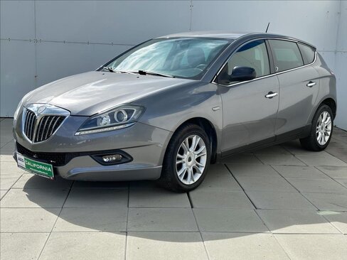 Lancia Delta Hatchback 1,6 l 88 kw