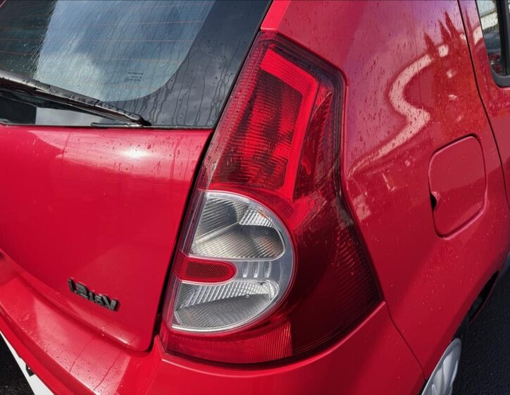 Dacia Sandero Hatchback 1,1 l 55 kw