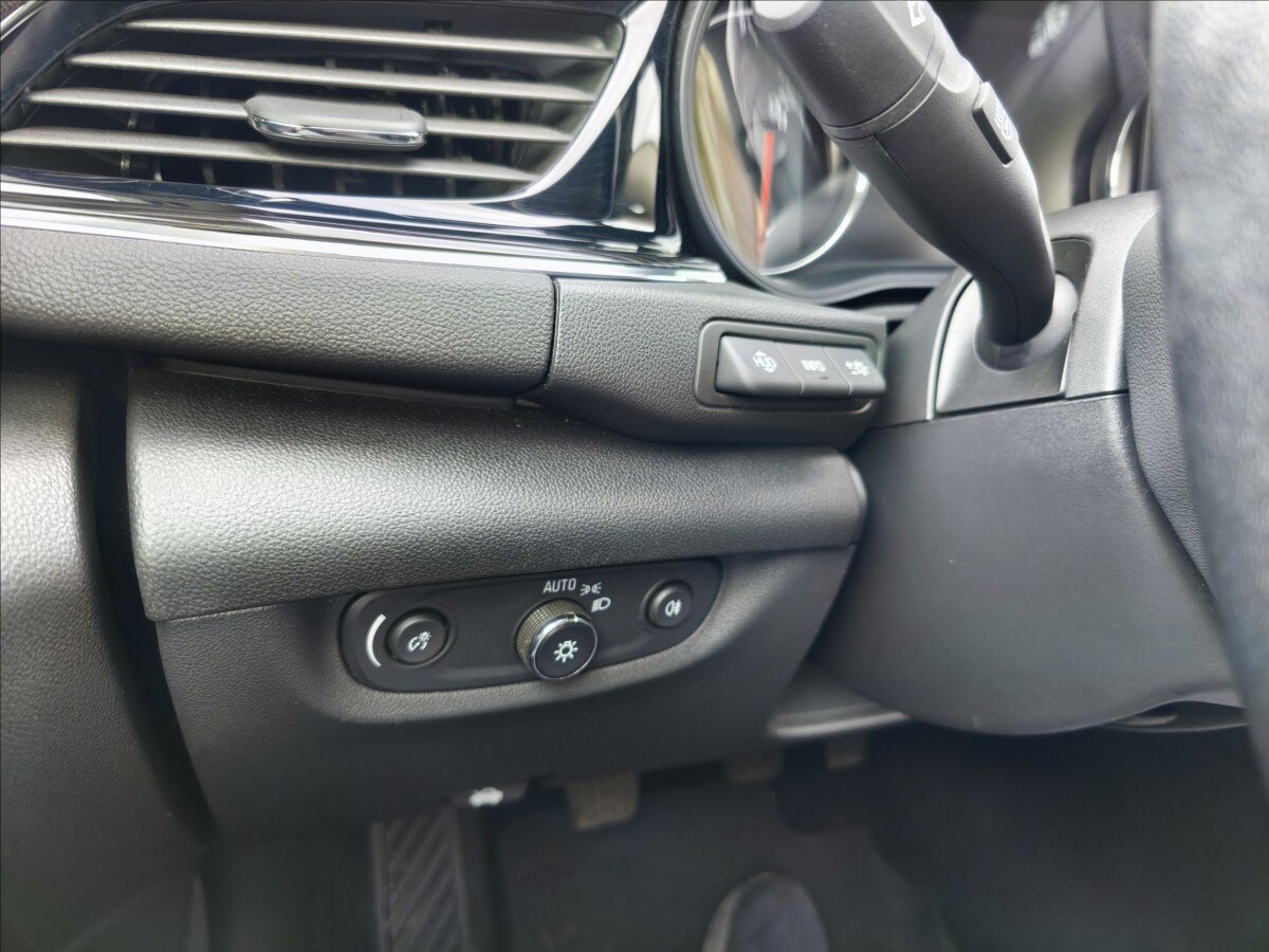 Opel Insignia Hatchback 2,0 l 125 kw