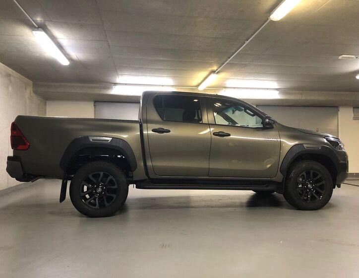 Toyota Hilux 4