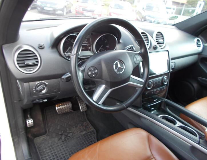 Mercedes-Benz Třídy M 25