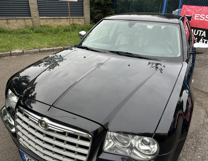 Chrysler 300C 12