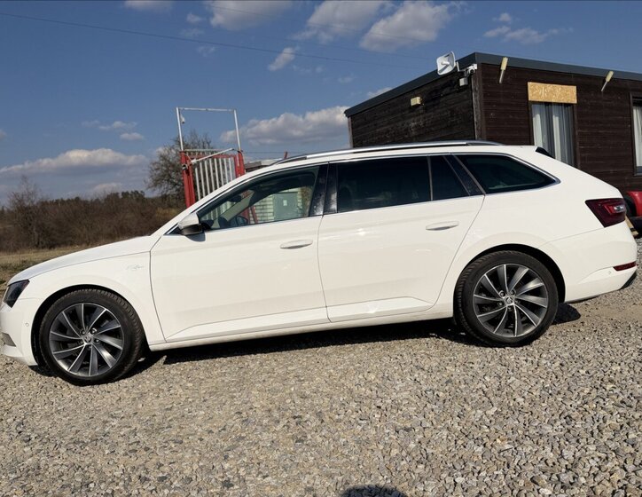 Škoda Superb Kombi 2,0 l 140 kw