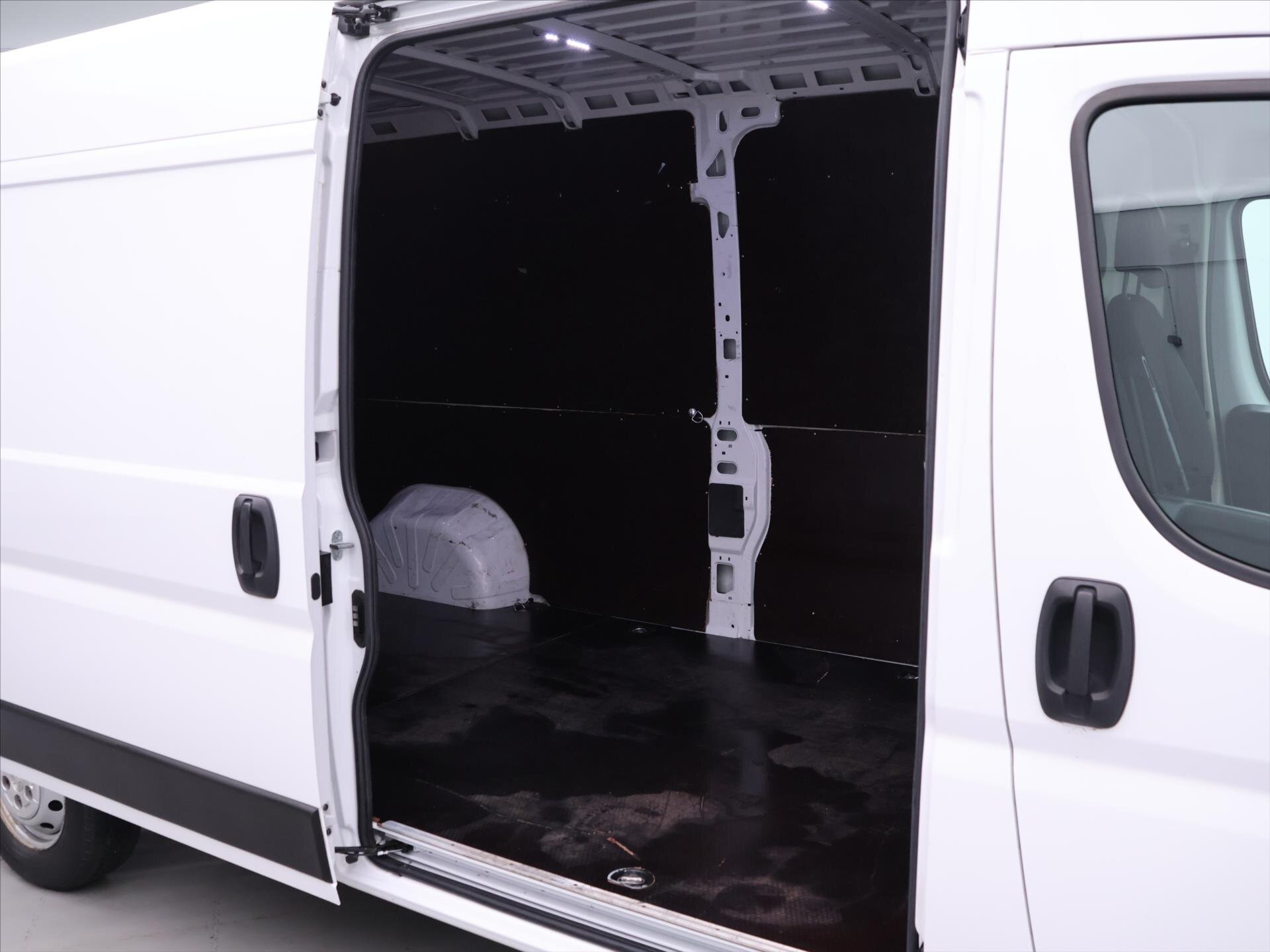 Peugeot Boxer Skříň 2,2 l 121 kw