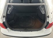 Hyundai Elantra Liftback 1,6 l 77 kw