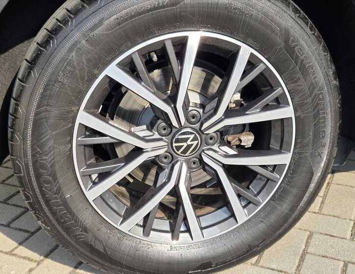 Volkswagen Tiguan SUV / Terénní 1,5 l 110 kw