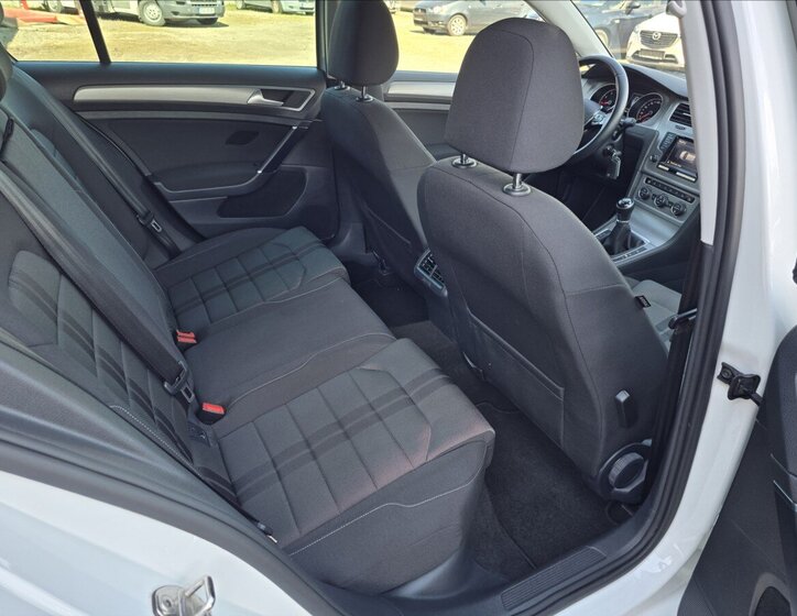 Volkswagen Golf Hatchback 1,2 l 63 kw