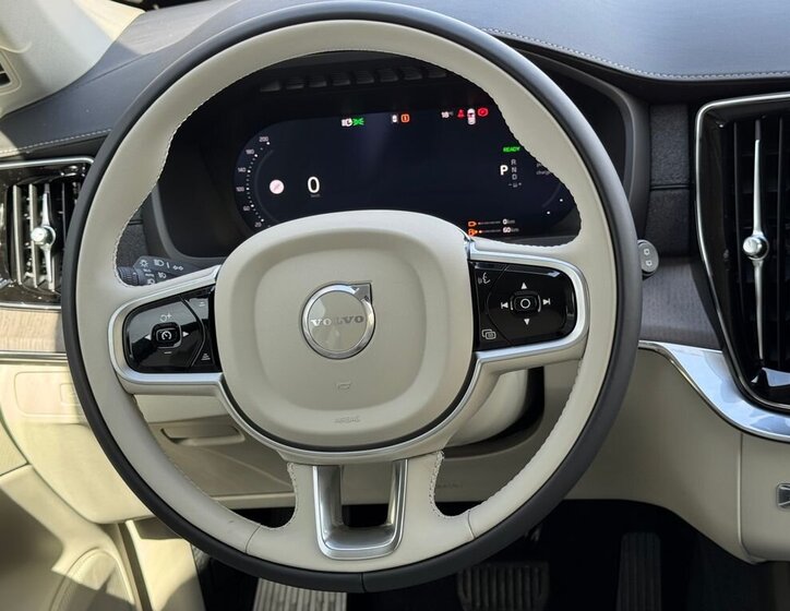 Volvo XC90 SUV / Terénní 2,0 l 335 kw