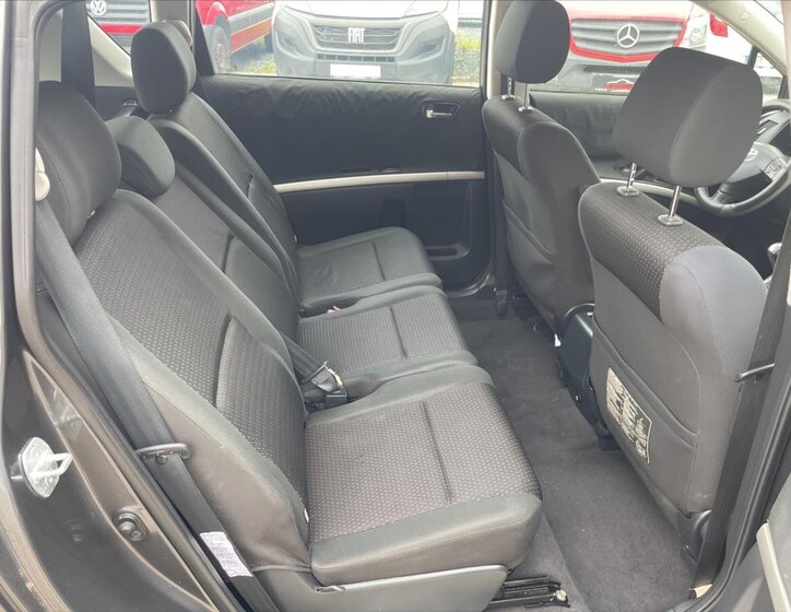 Toyota Corolla Verso 18