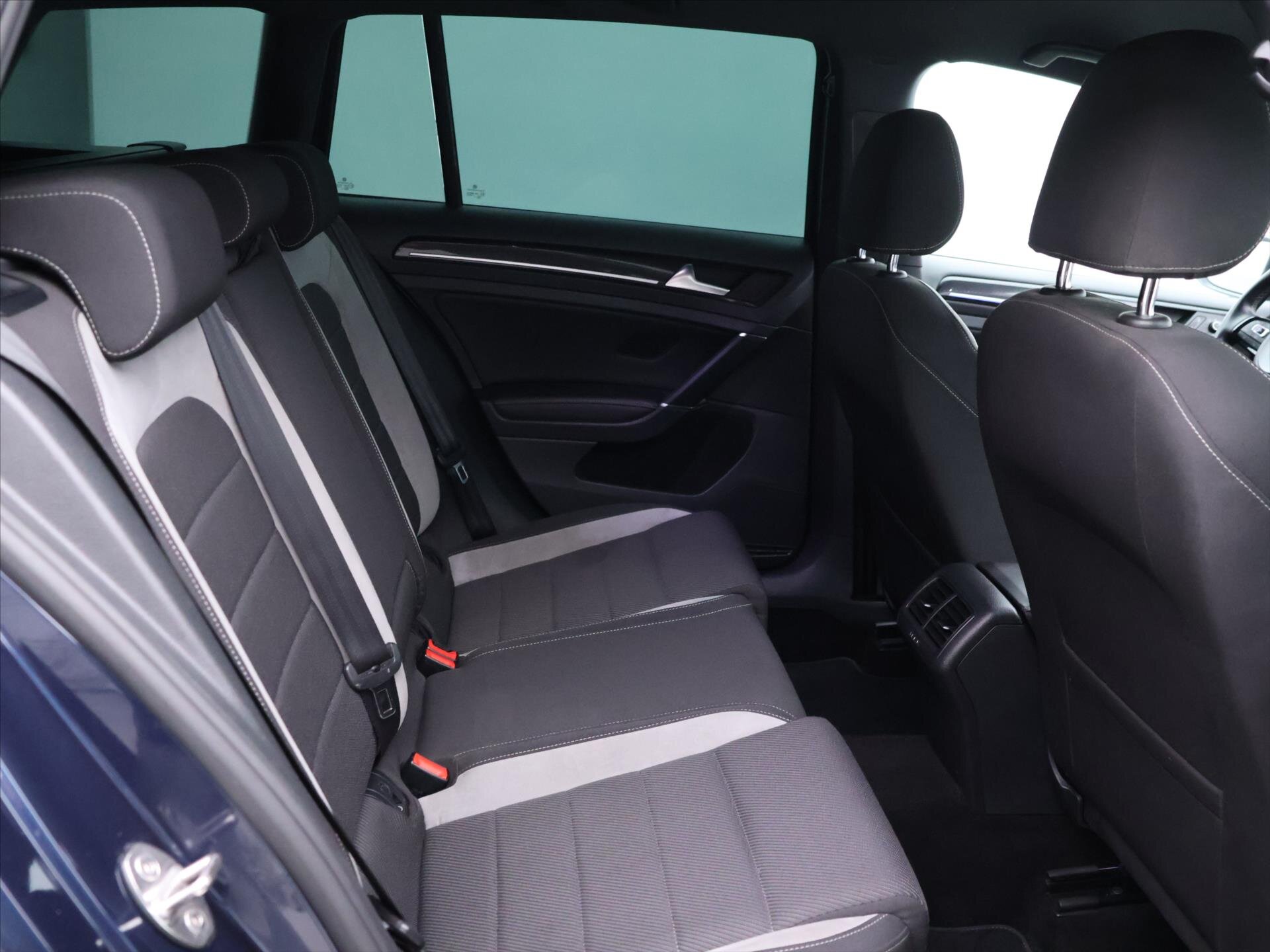 Volkswagen Golf Kombi 2,0 l 221 kw